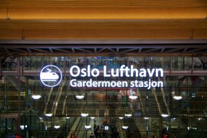 Aeroporturile din Oslo și Copenhaga, închise temporar din cauza dronelor neidentificate