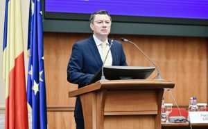 Viceguvernatorul BNR, Cosmin Marinescu, subliniază importanța reabilitării economisirii în contextul consumului excesiv